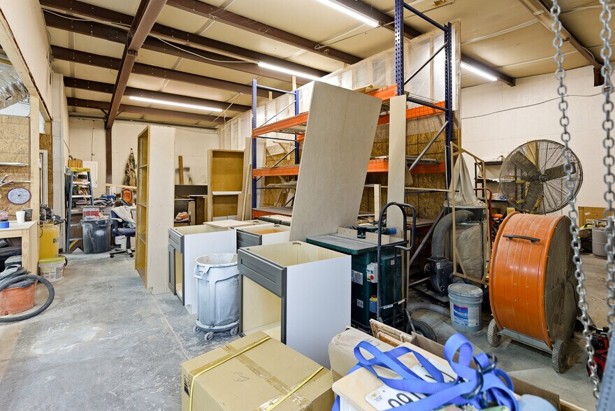 961 Shallowford Rd NE, Kennesaw, GA à vendre - Photo du bâtiment - Image 2 de 32