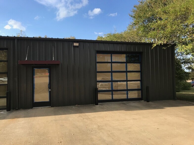 2700 A Earl Rudder Fwy, College Station, TX for lease - Building Photo - Image 2 of 7