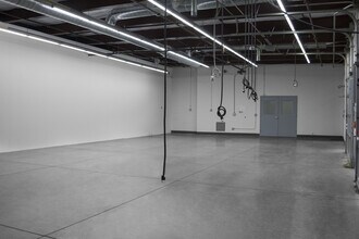 3901 SE Naef Rd, Portland, OR for lease Interior Photo- Image 2 of 9