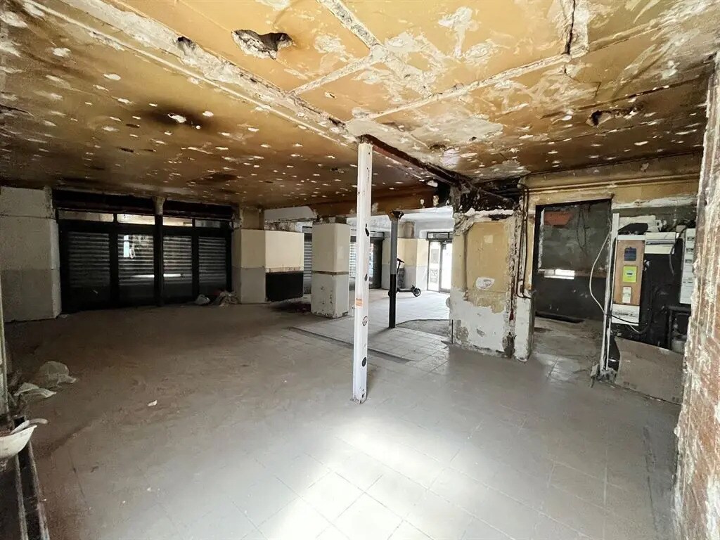 Commerce de détail dans Paris à vendre Photo du bâtiment- Image 1 de 7