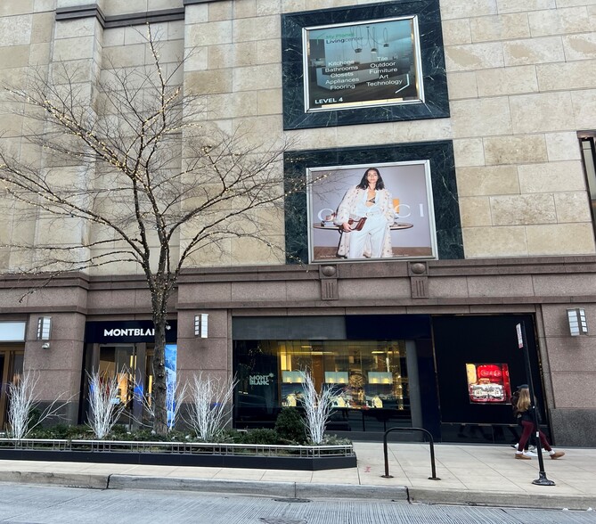 900 N Michigan Ave, Chicago, IL à louer - Photo du bâtiment - Image 1 de 6