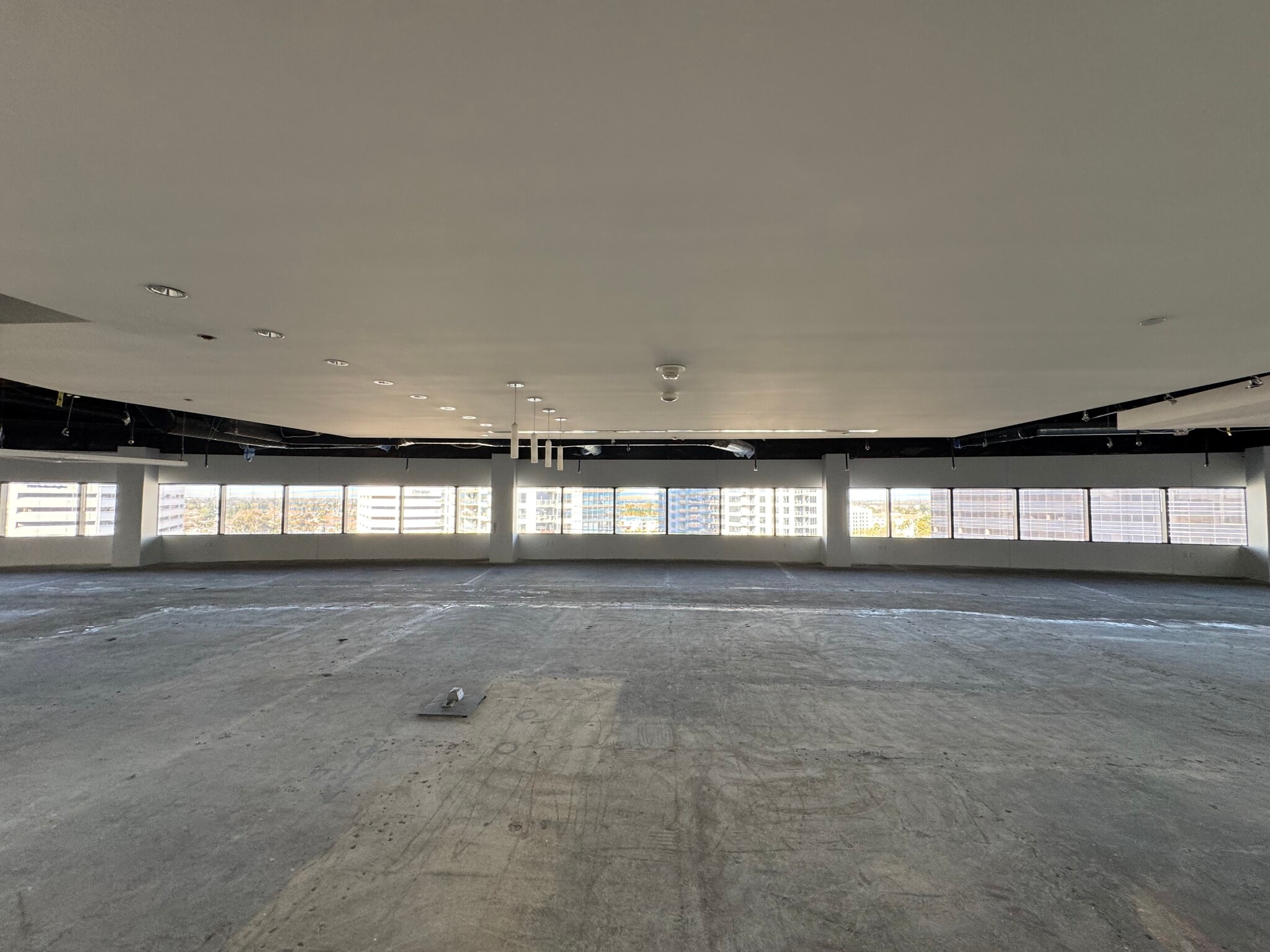 4 Hutton Centre Dr, Santa Ana, CA for lease Building Photo- Image 1 of 5