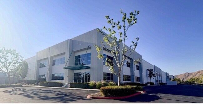 Plus de détails pour 6335 Sycamore Canyon Blvd, Riverside, CA - Industriel à louer