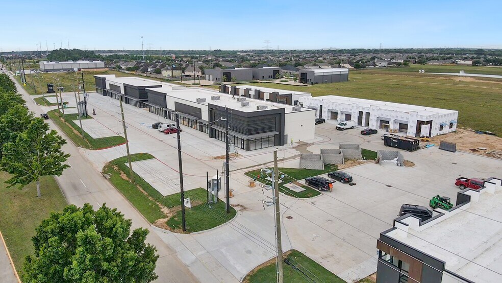 2715 N Mason Rd, Katy, TX à louer - Photo du bâtiment - Image 3 de 13