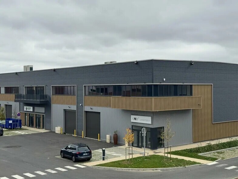 Flex dans Chalifert à louer - Photo du bâtiment - Image 1 de 4