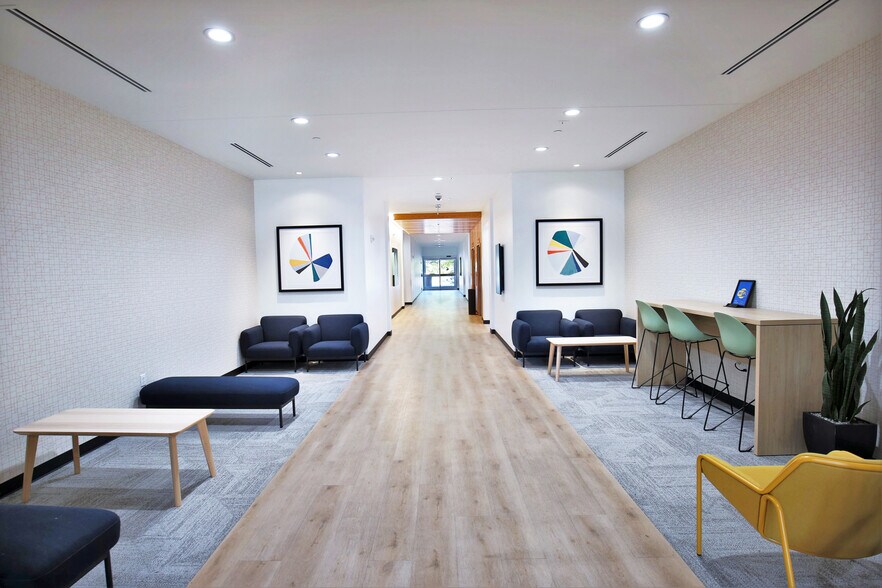 530 Clara Barton Blvd, Garland, TX à louer - Photo intérieure - Image 2 de 16