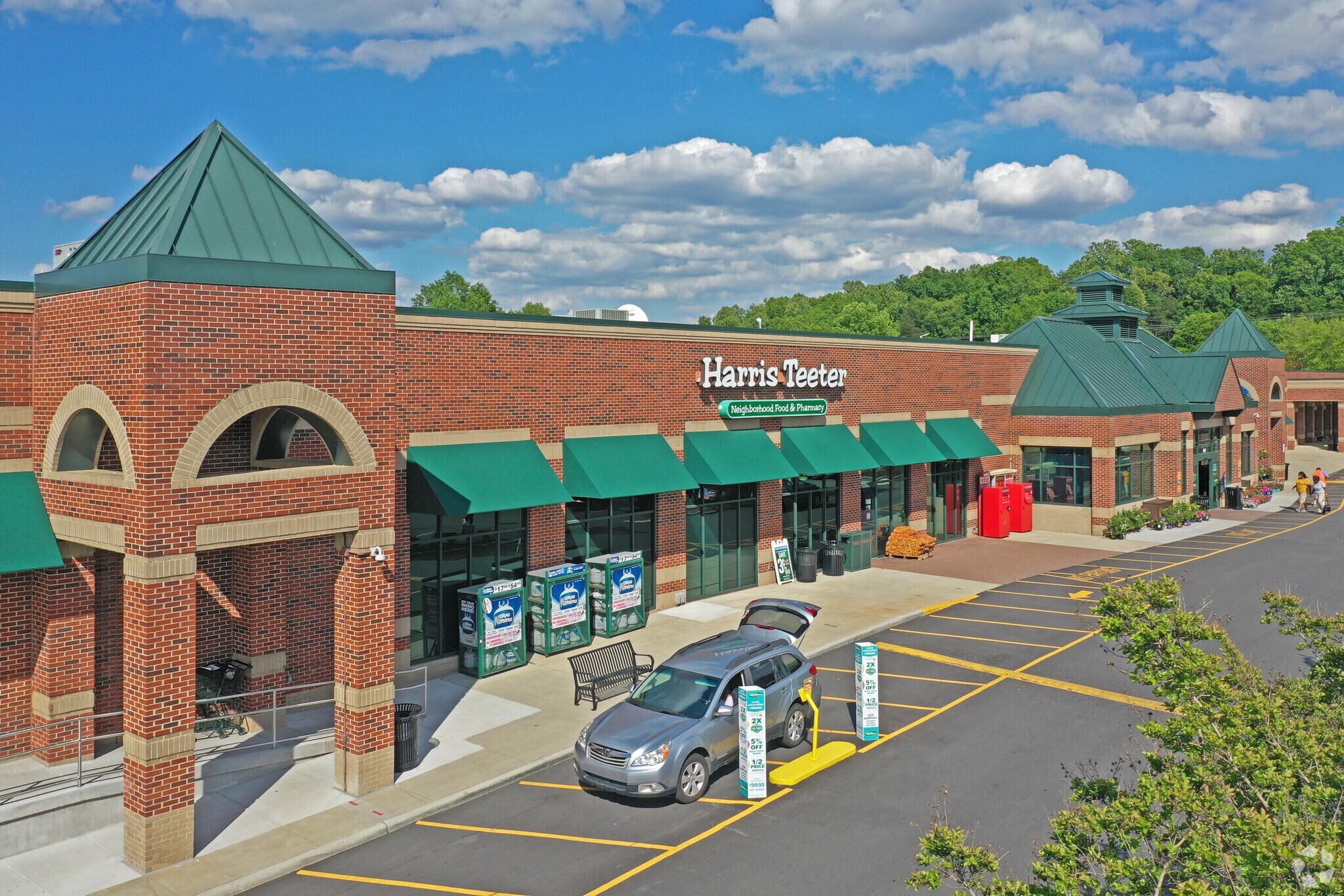 1589 Skeet Club Rd, High Point, NC à louer Photo principale- Image 1 de 9