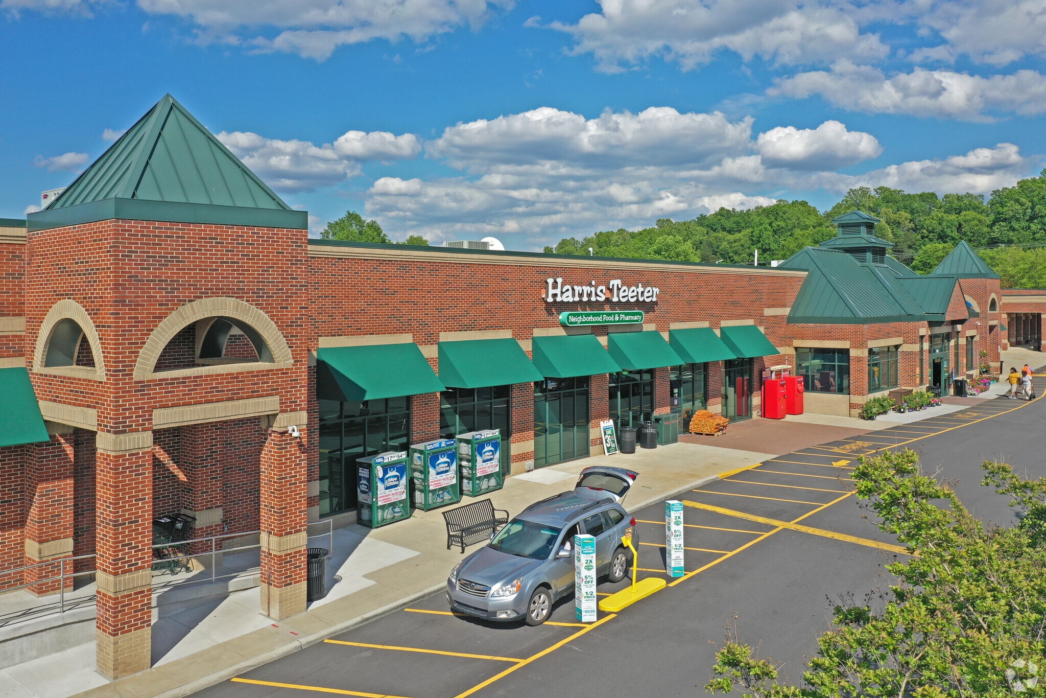 1589 Skeet Club Rd, High Point, NC for lease Primary Photo- Image 1 of 9