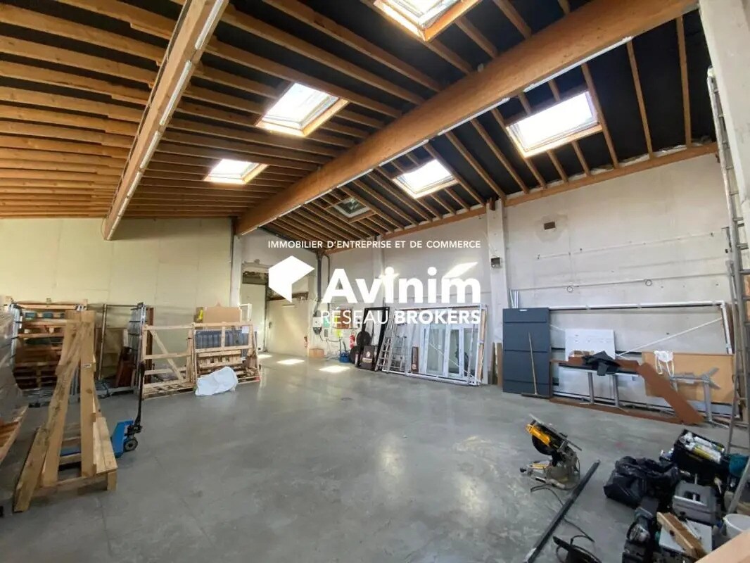 Flex in Échirolles for lease Building Photo- Image 1 of 9