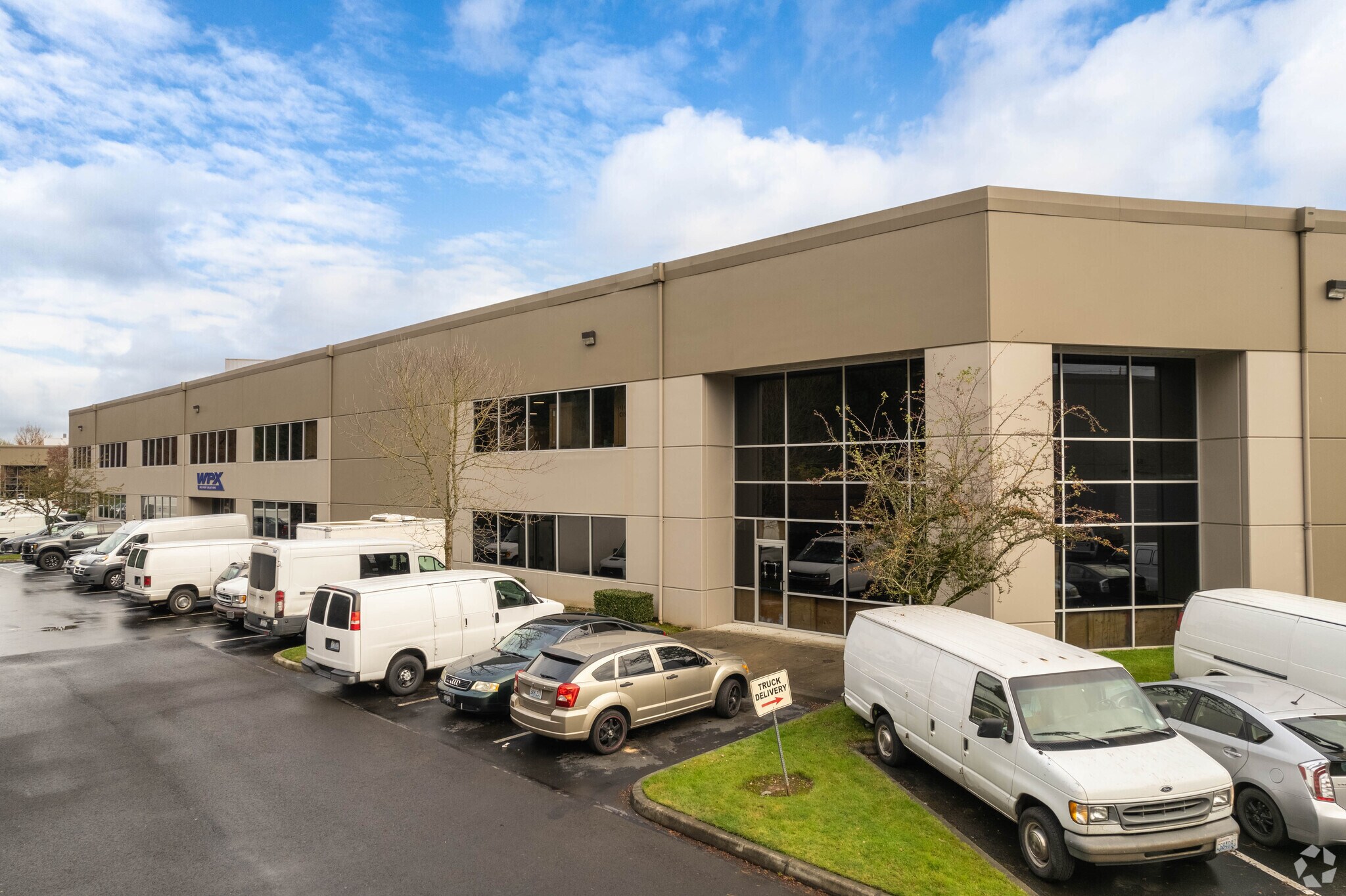 3402 W Valley Hwy N, Auburn, WA à louer Photo principale- Image 1 de 9