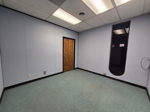 2500 W Broad St, Athens, GA for lease Interior Photo- Image 1 of 4