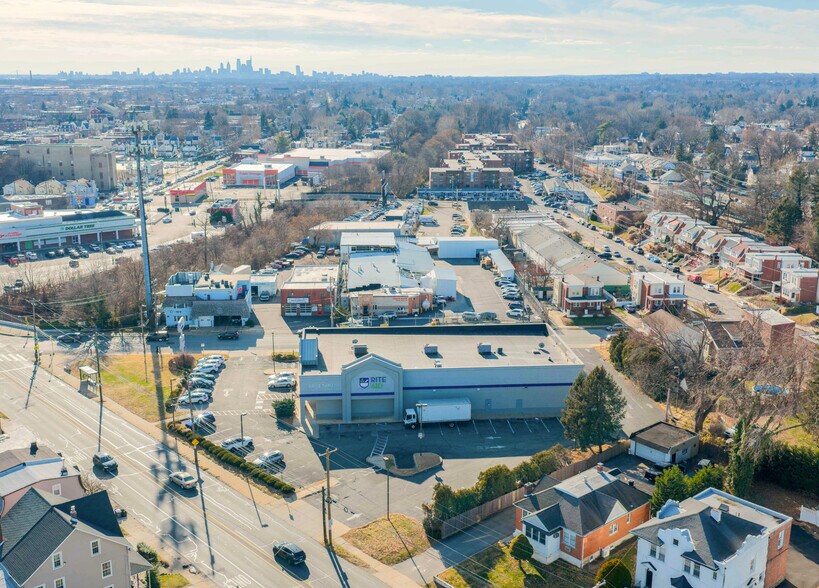 7400-7432 Oxford Ave, Philadelphia, PA à louer - Photo principale - Image 1 de 13