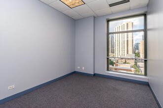 650 N Dearborn St, Chicago, IL for lease Interior Photo- Image 2 of 7