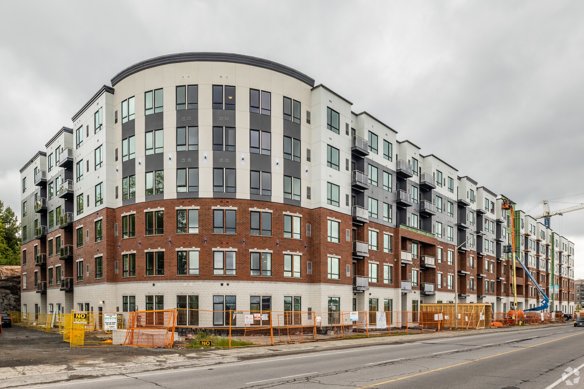 180 Kanata Av, Ottawa, ON for lease Primary Photo- Image 1 of 25