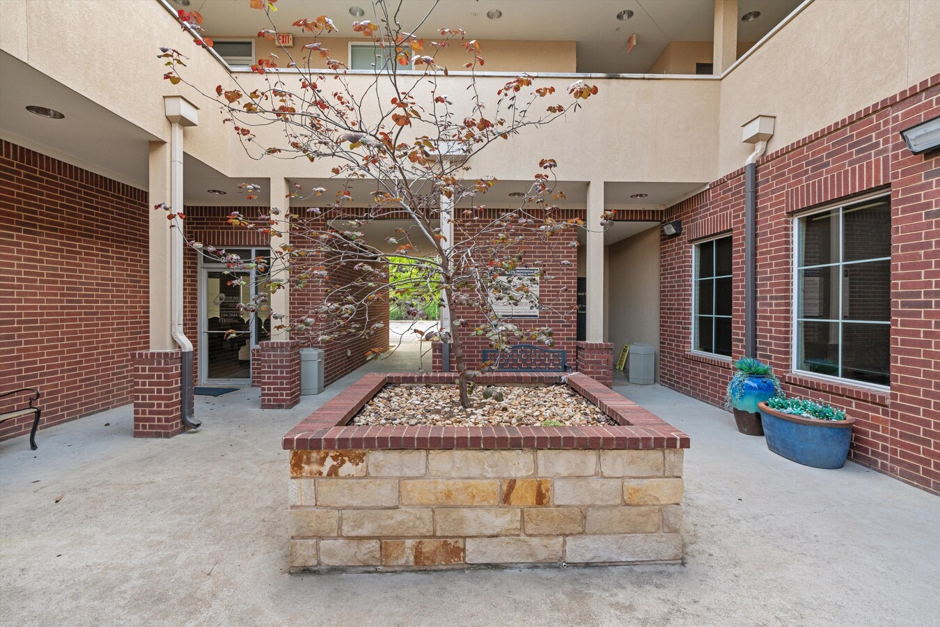 503 E Palm Valley Blvd, Round Rock, TX 78664 - Unité 2 - - Photo intérieure - Image 2 of 4