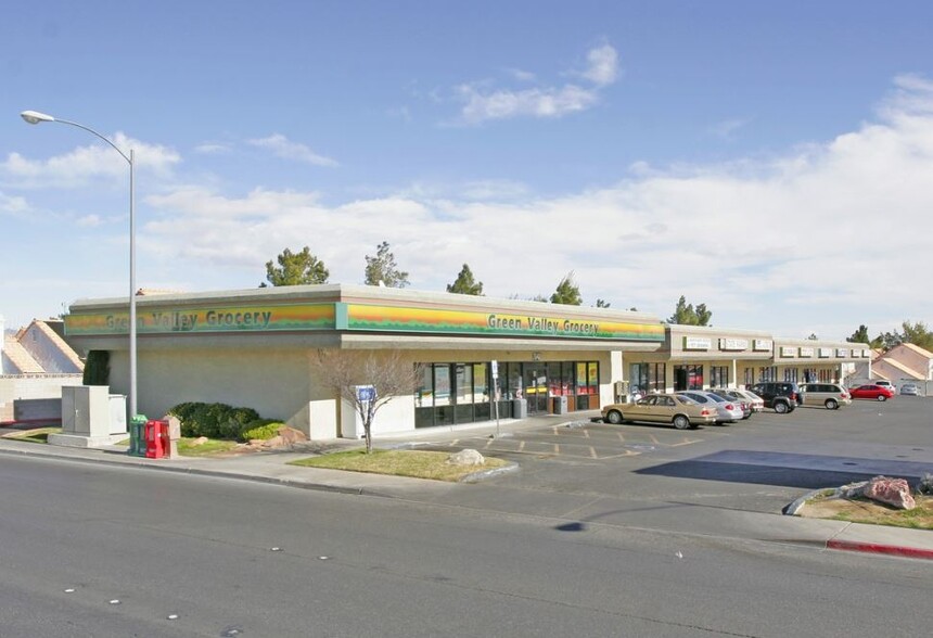 7500-7540 Westcliff Dr, Las Vegas, NV for lease - Building Photo - Image 2 of 2