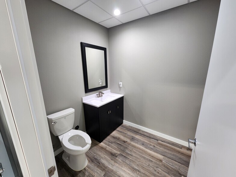 9663 230th Ave, Anamosa, IA à louer - Photo du bâtiment - Image 2 de 18