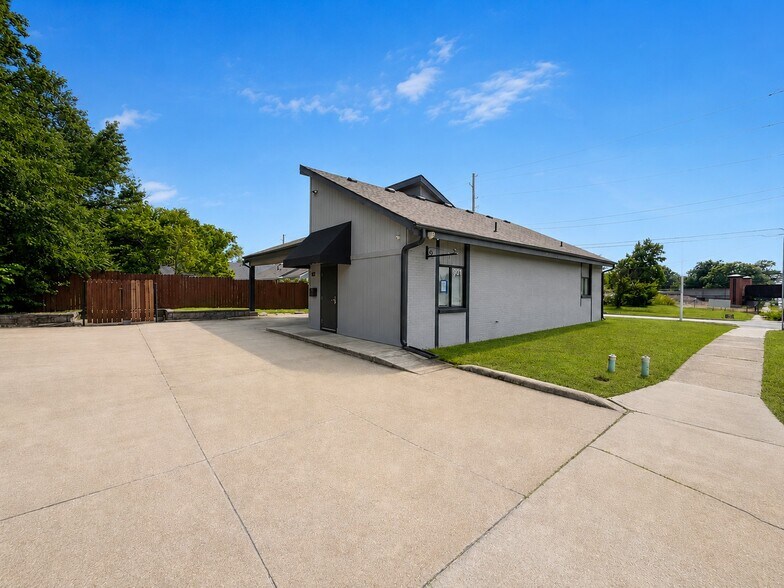 901 E Loula St, Olathe, KS for lease - Building Photo - Image 3 of 7