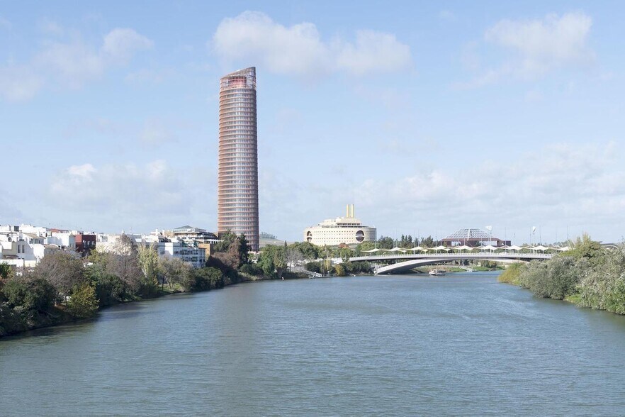 Commerce de détail dans Séville, Sevilla à louer - Photo du bâtiment - Image 2 de 6