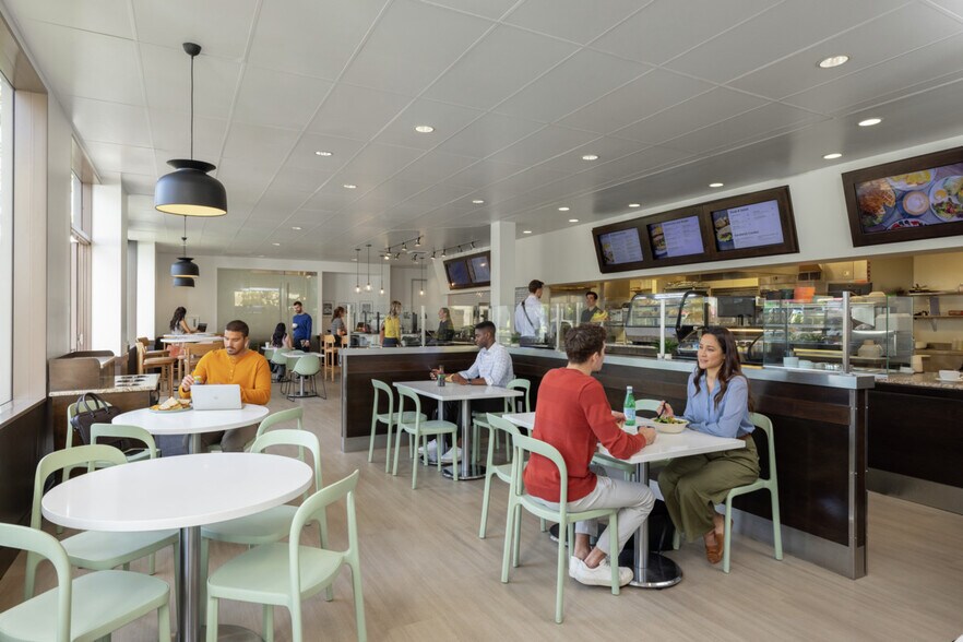 3200 El Camino Real, Irvine, CA à louer - Photo intérieure - Image 2 de 12