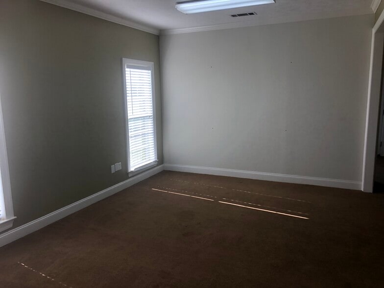 130 Southpointe Dr, Byram, MS à louer - Photo intérieure - Image 2 de 5