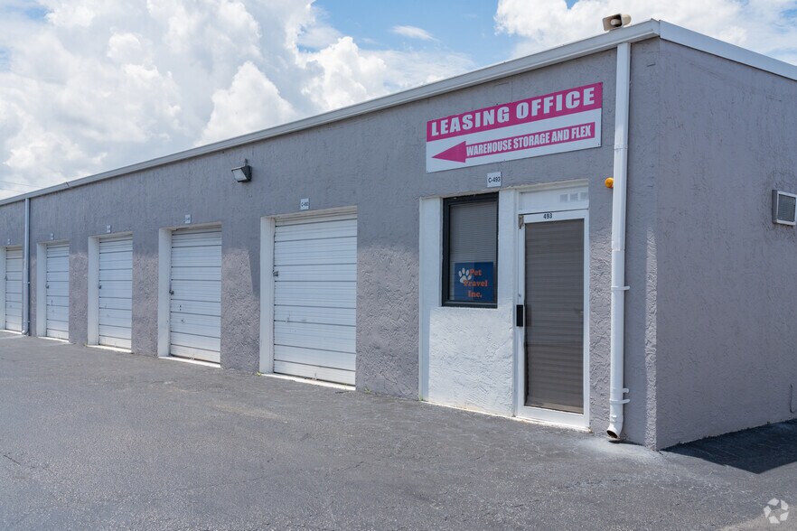 4500-4560 N Dixie Hwy, Oakland Park, FL à louer - Photo du bâtiment - Image 2 de 18