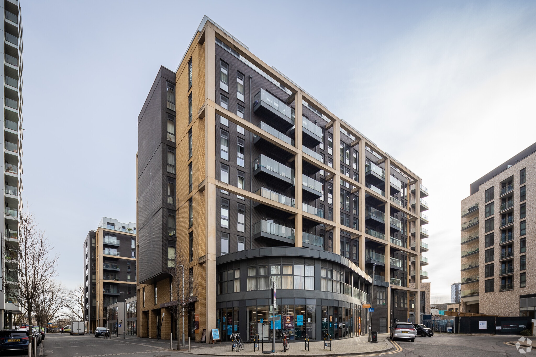 4 Enterprise Way, London for sale Primary Photo- Image 1 of 4