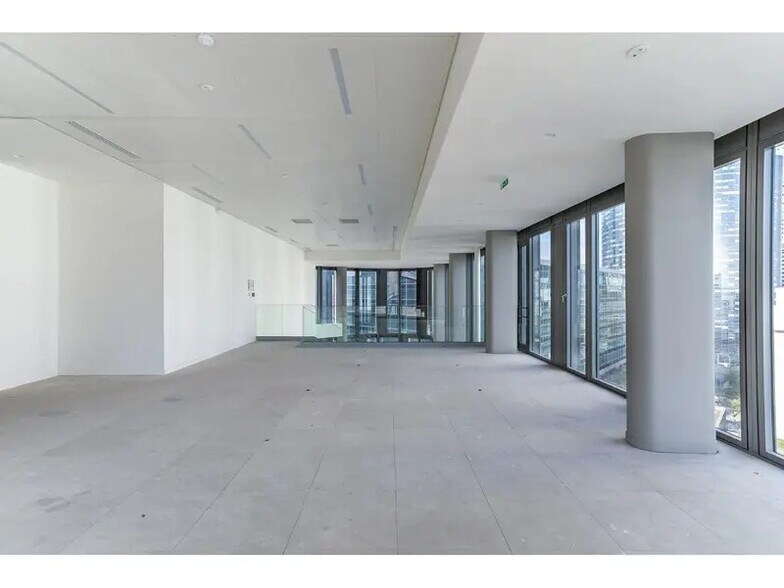 16 Rue Henri Régnault, Courbevoie for lease - Building Photo - Image 2 of 23