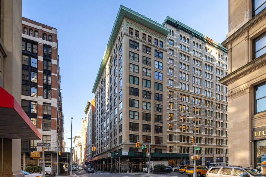 222 Park Ave S, New York, NY à vendre - Photo principale - Image 1 de 1