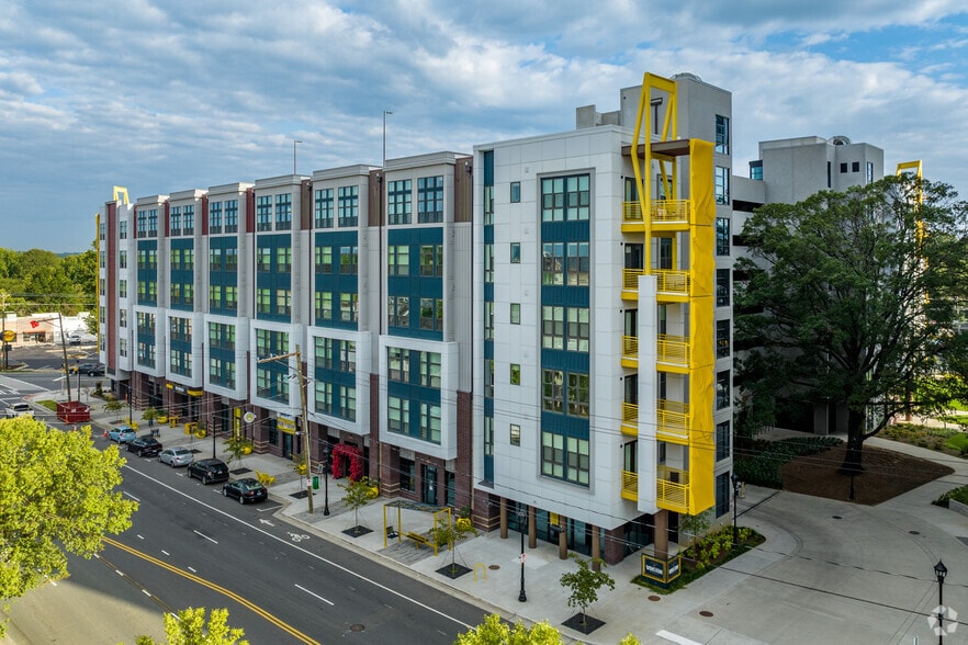 222 West Blvd, Charlotte, NC for lease - Building Photo - Image 2 of 14