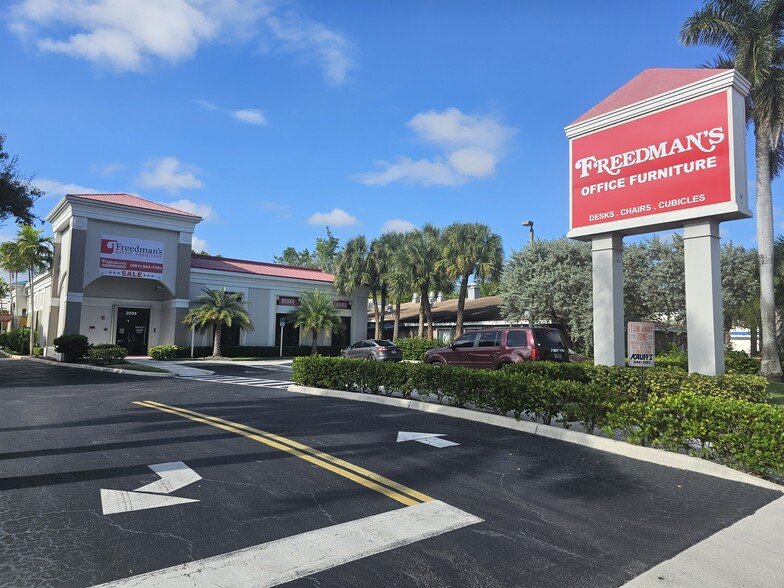 2055 Palm Beach Lakes Blvd, West Palm Beach, FL for lease - Building Photo - Image 1 of 10