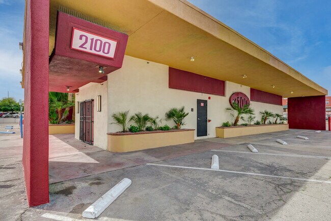 Plus de détails pour 2100 Fremont St, Las Vegas, NV - Commerce de détail à vendre