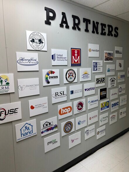 2851-2929 Russell St, Detroit, MI à vendre - Photo du bâtiment - Image 2 de 5