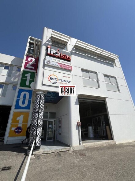 Office in La Seyne Sur Mer for lease - Building Photo - Image 2 of 5