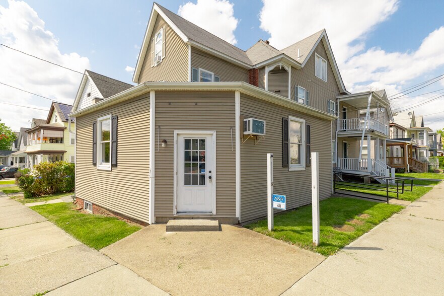 48 Columbia St, Poughkeepsie, NY à vendre - Photo du bâtiment - Image 2 de 33