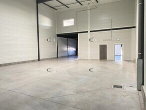 Flex in Saint-Priest for lease Interior Photo- Image 2 of 18