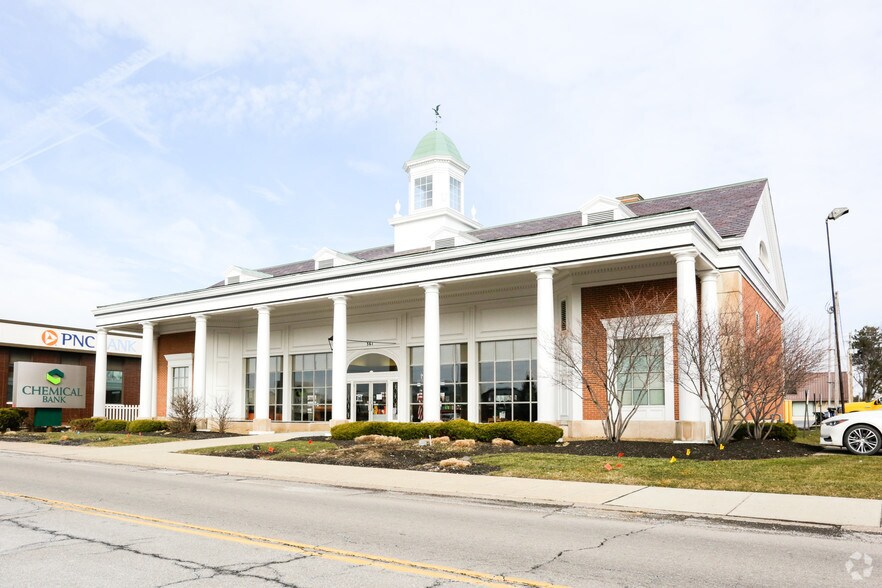 361 Midway Blvd, Elyria, OH à louer - Photo du bâtiment - Image 2 de 4