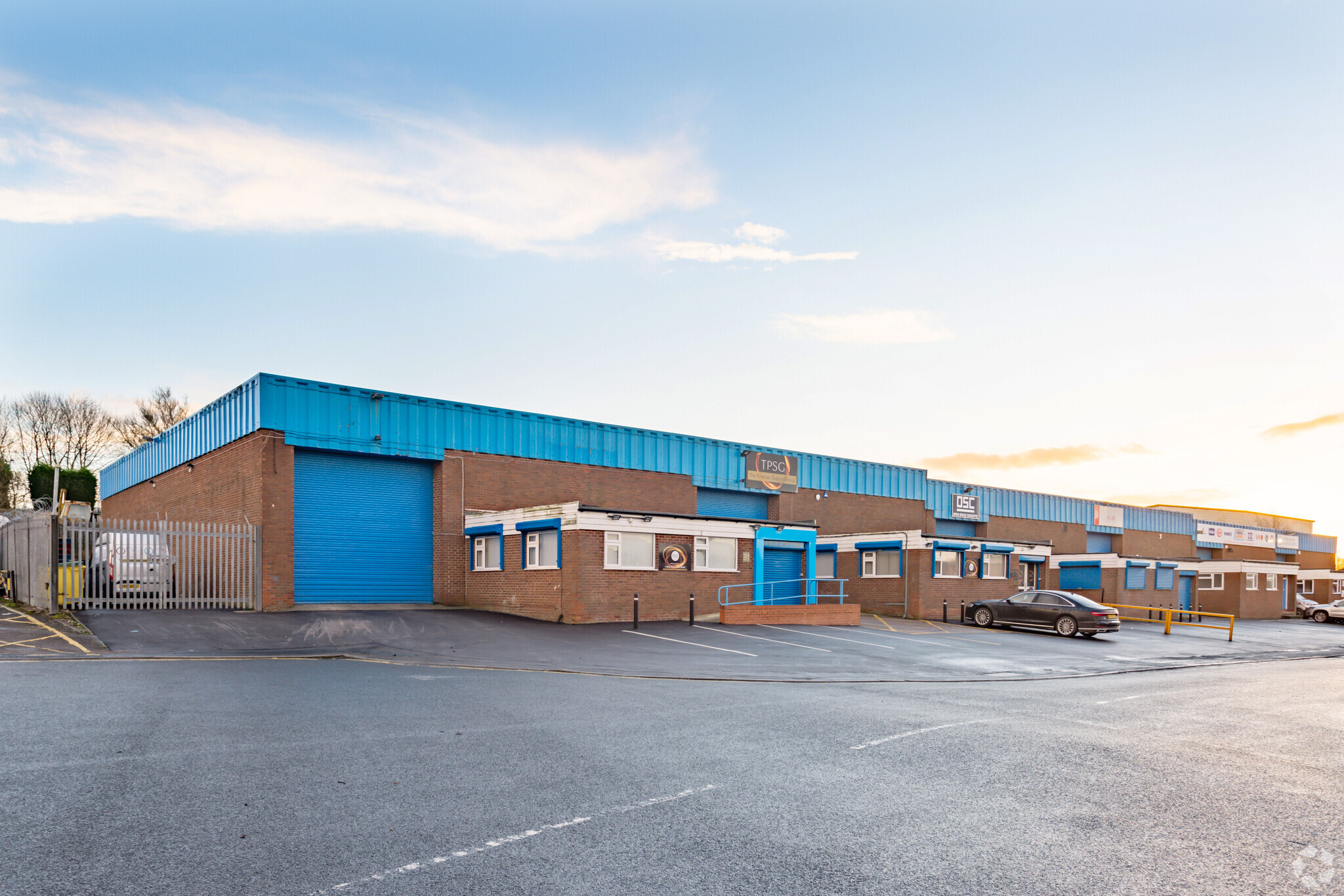 Sneyd Hl, Stoke On Trent for lease Primary Photo- Image 1 of 3