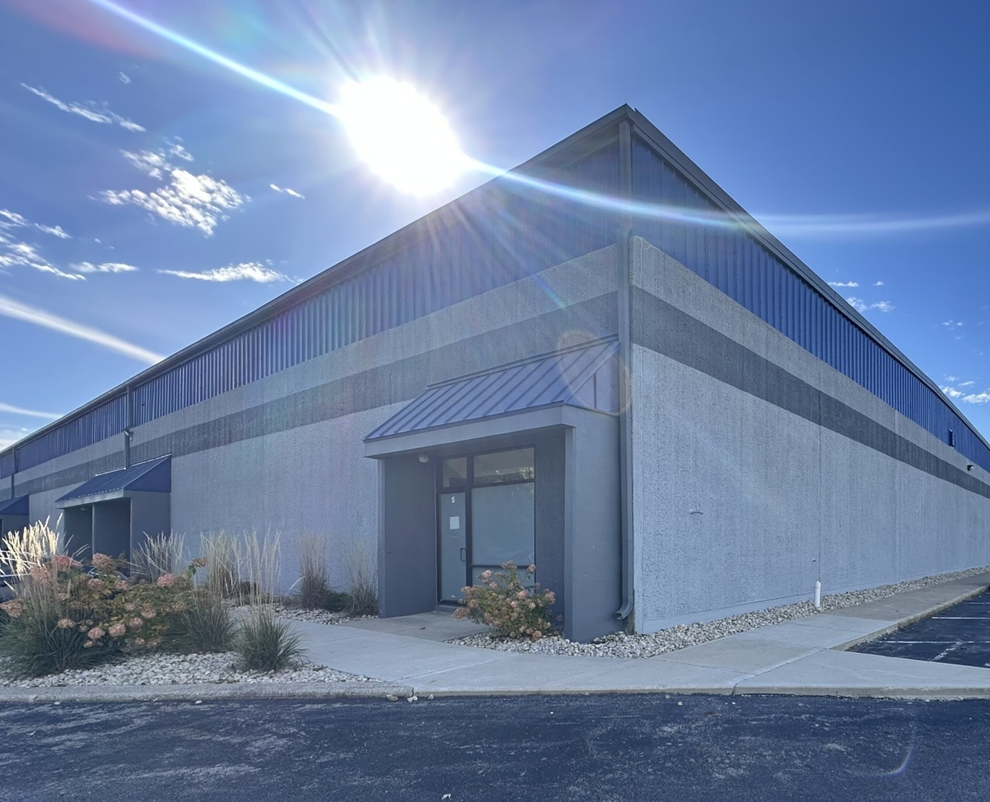 3700 Parkway Ln, Hilliard, OH for lease Building Photo- Image 1 of 5