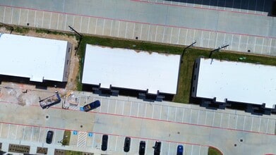 431-435 Branchwood Ln, Fulshear, TX à louer - Vidéo sur l’inscription commerciale 