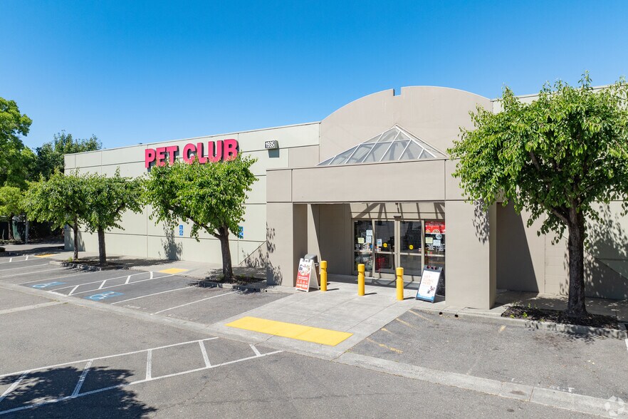 1935 Santa Rosa Ave, Santa Rosa, CA à louer - Photo du bâtiment - Image 2 de 12