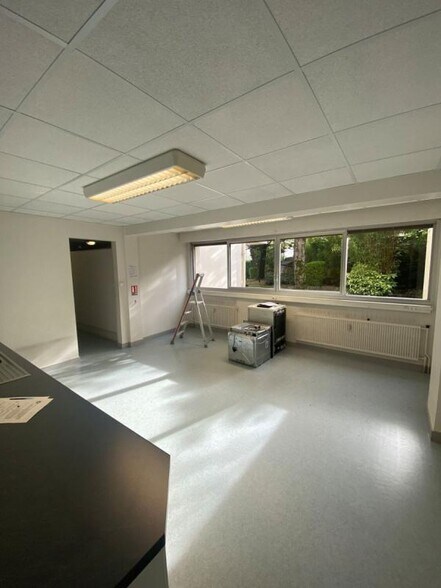 Multifamily in Nantes for sale - Interior Photo - Image 3 of 6