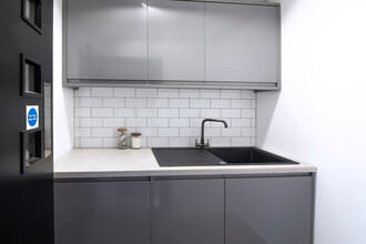 129-131 Oxford St, Londres à louer Photo intérieure- Image 2 de 9