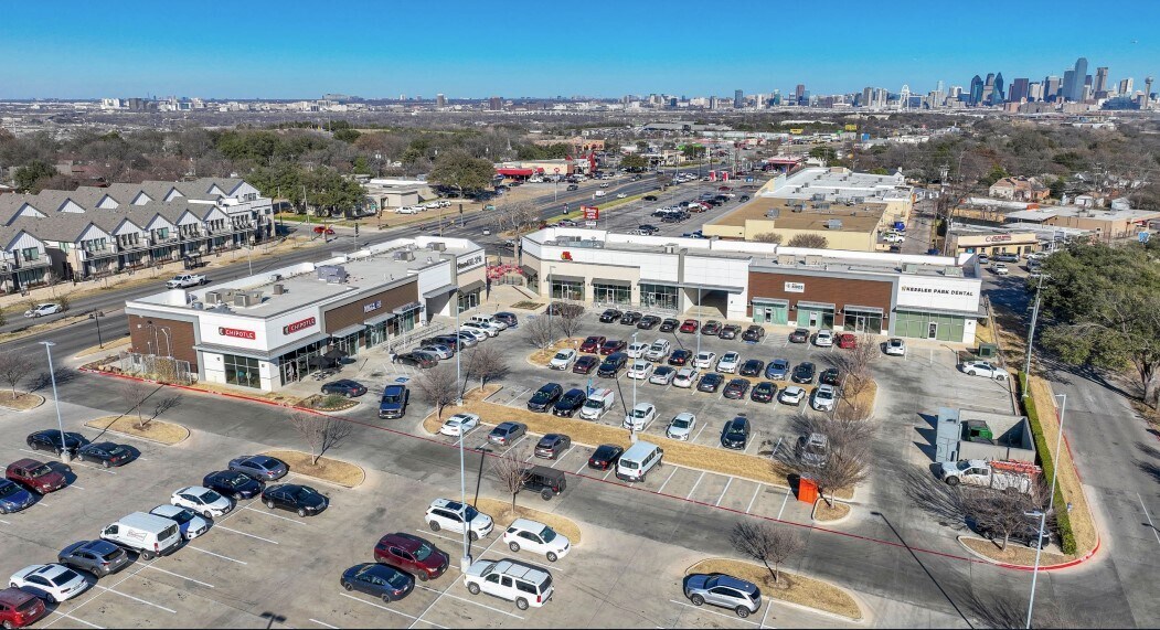 2222- 2242 Fort Worth Ave, Dallas, TX for lease Primary Photo- Image 1 of 2