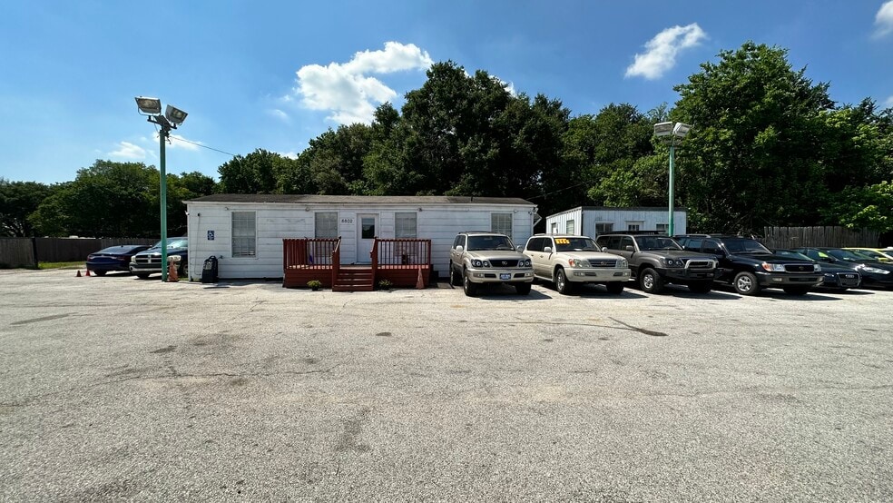 8802 FM 1960 Rd, Houston, TX for lease - Primary Photo - Image 1 of 16