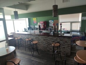 Retail in Azuqueca de Henares, Guadalajara for lease Interior Photo- Image 1 of 19