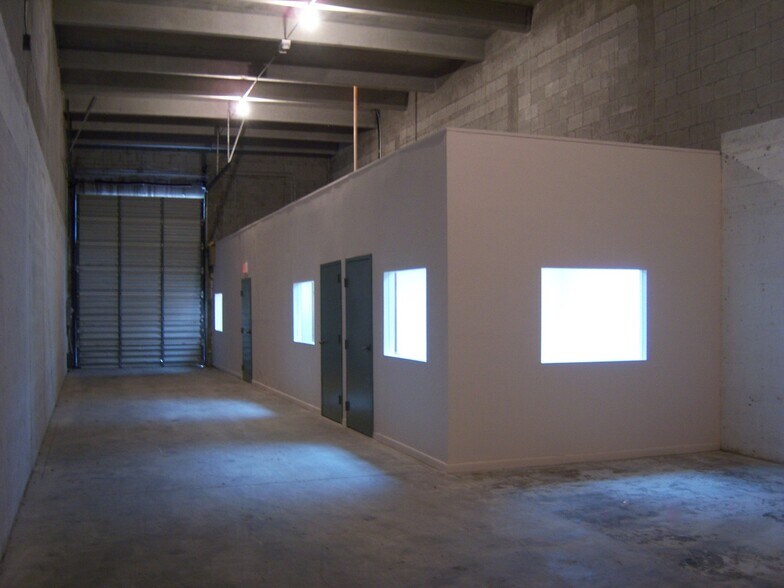 6901-6989 NW 82nd Ave, Miami, FL for lease - Interior Photo - Image 2 of 11