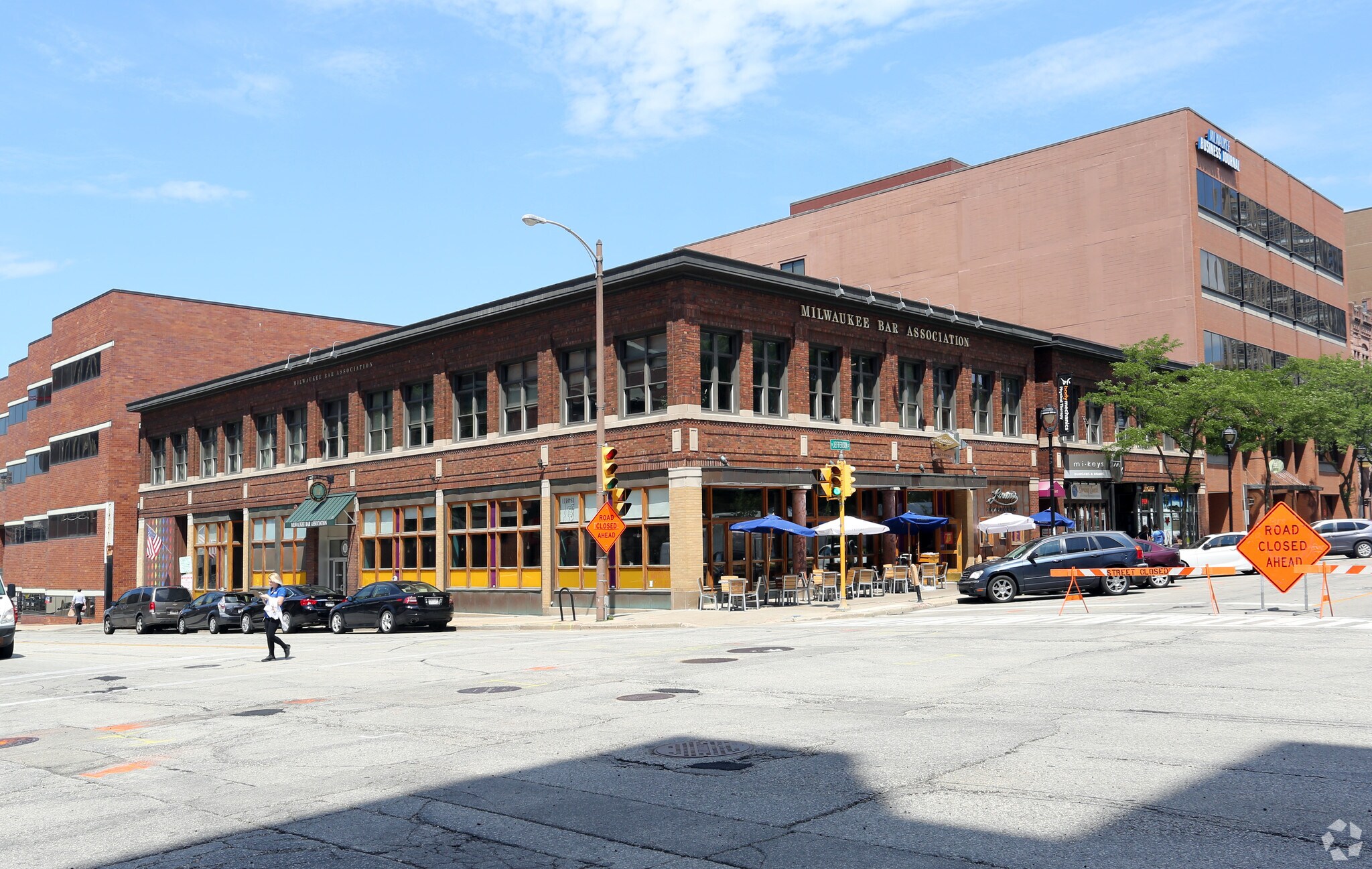 418-424 E Wells St, Milwaukee, WI for lease Primary Photo- Image 1 of 5