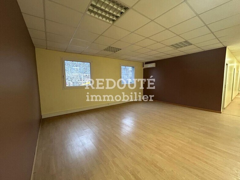 Office in Reims for lease - Interior Photo - Image 3 of 6
