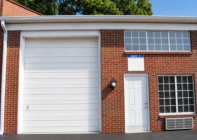 More details for 206 Old Harrods Creek Rd, Louisville, KY - Flex for Lease